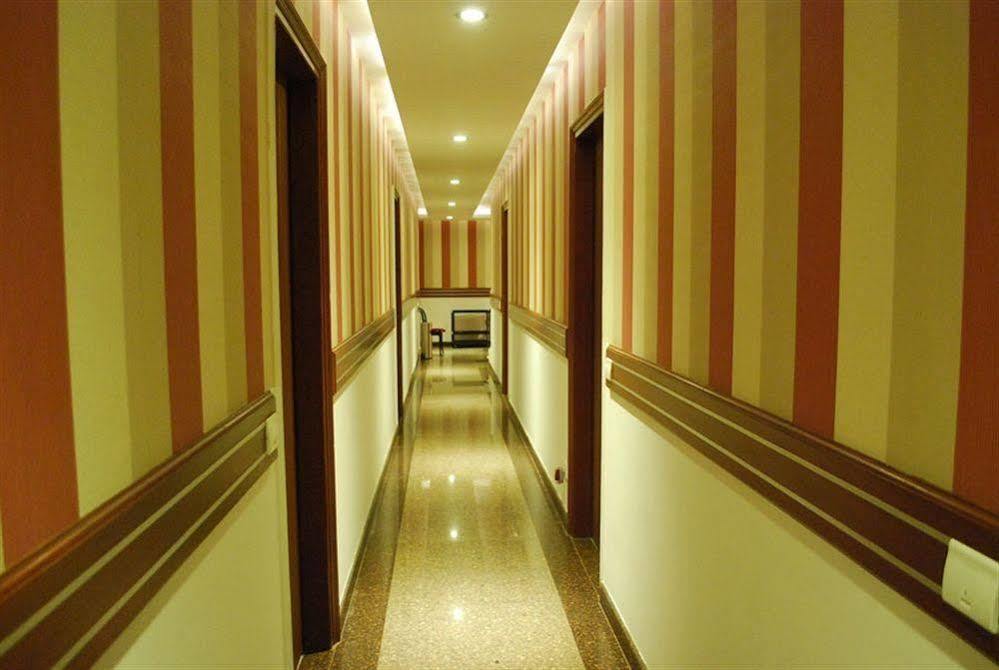 Hotel Arina Inn New Delhi Exterior photo